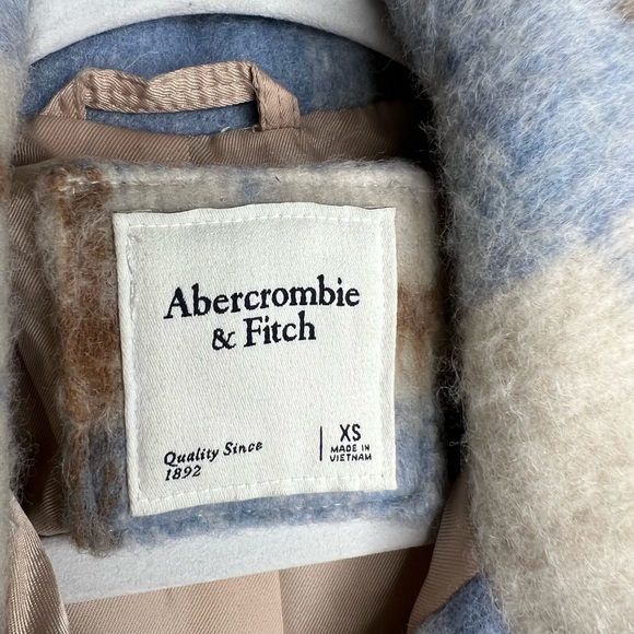 Abercrombie Cropped Plaid Shacket - Picture 6 of 7